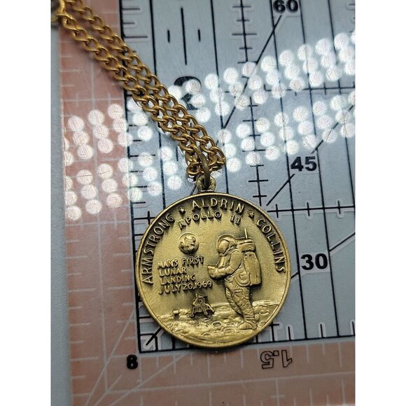 Rare Moonlanding Apollo 11 Commemorative One Small Step Pendant Necklace 22" - Picture 3 of 12